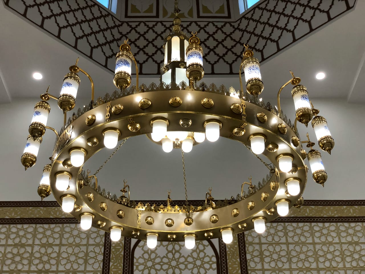 فانوس جداري
